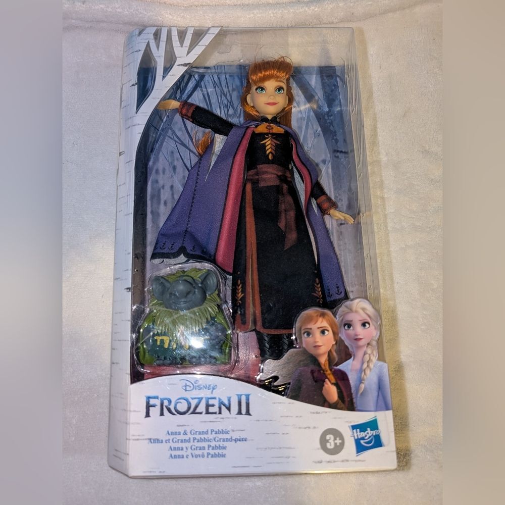 Disney Frozen II Anna & Grand Pabbie Fashion Doll Set Hasbro NIB
